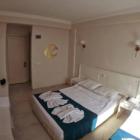 Aquila ホテル フェティエ