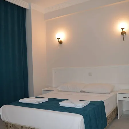 ホテル Aquila フェティエ