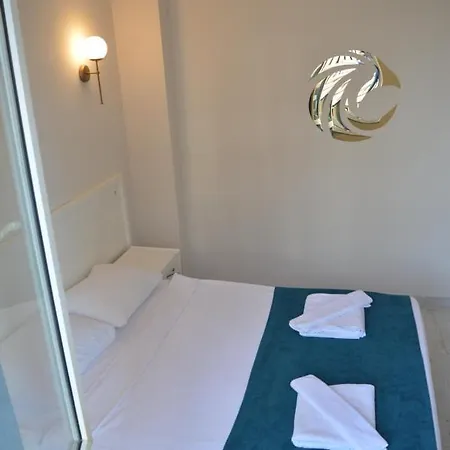 ホテル Aquila フェティエ